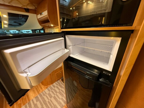 autostar-prestige-elite-i730lc-queensbed-senkeseng-alde-varme-23-177hk-diesel-2018-big-54