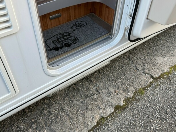 autostar-prestige-elite-i730lc-queensbed-senkeseng-alde-varme-23-177hk-diesel-2018-big-19