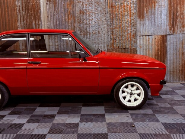 ford-escort-bensin-1977-big-2