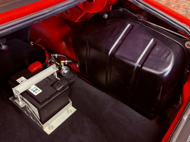 ford-escort-bensin-1977-big-36