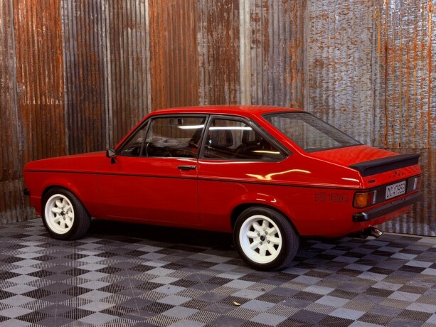 ford-escort-bensin-1977-big-9