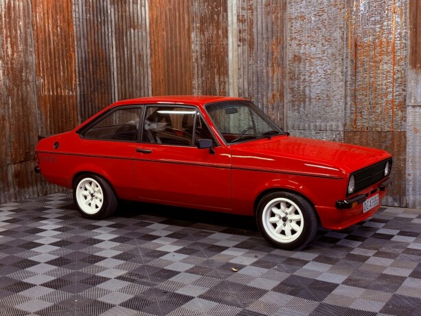 ford-escort-bensin-1977-big-1