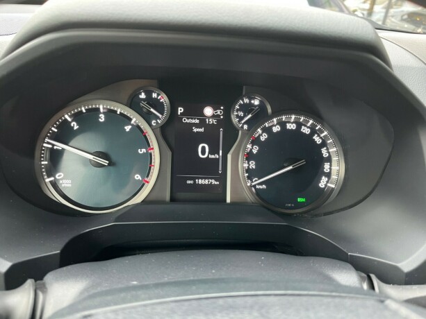 toyota-land-cruiser-diesel-2022-big-16