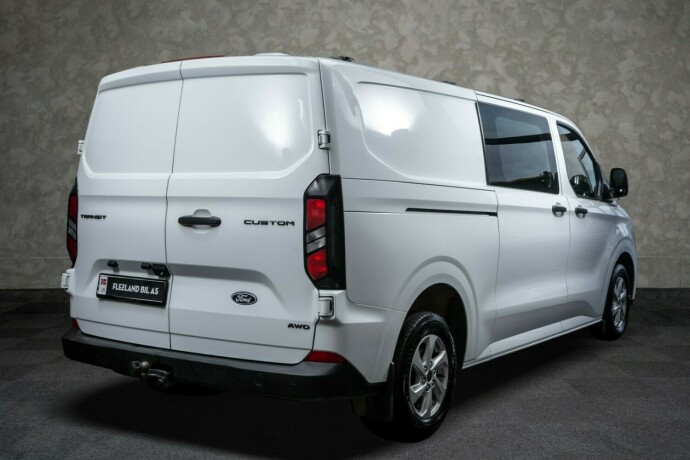 ford-transit-custom-diesel-2024-big-7