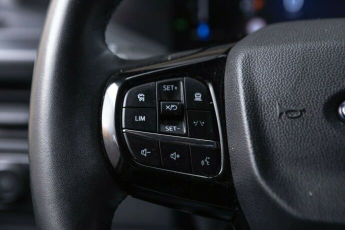 ford-transit-custom-diesel-2024-big-12