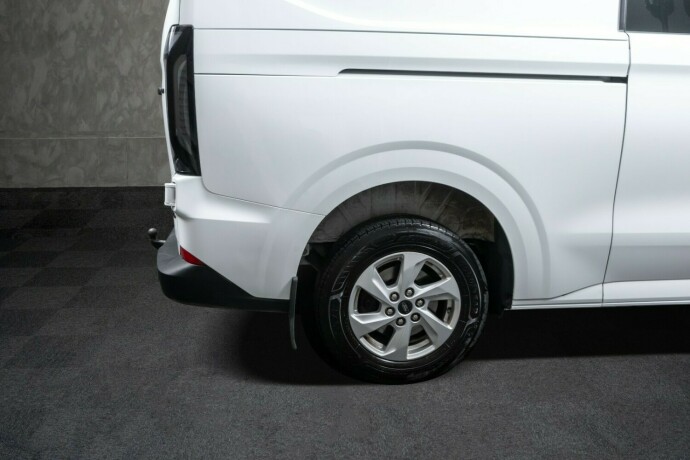 ford-transit-custom-diesel-2024-big-9