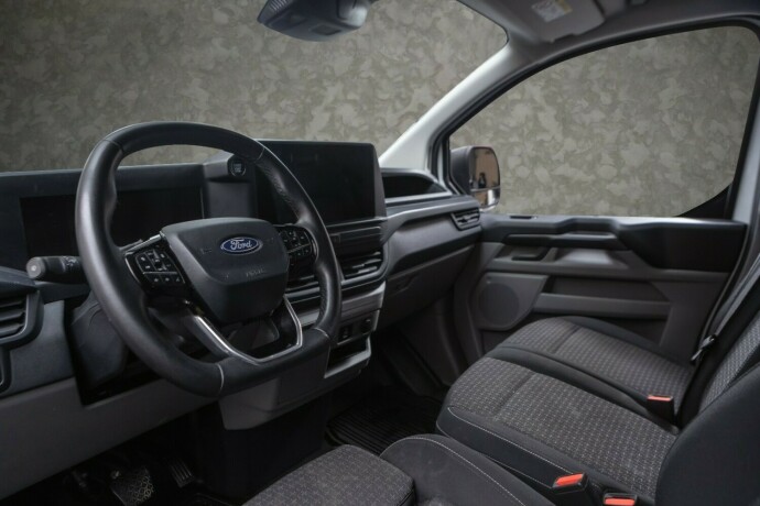 ford-transit-custom-diesel-2024-big-22