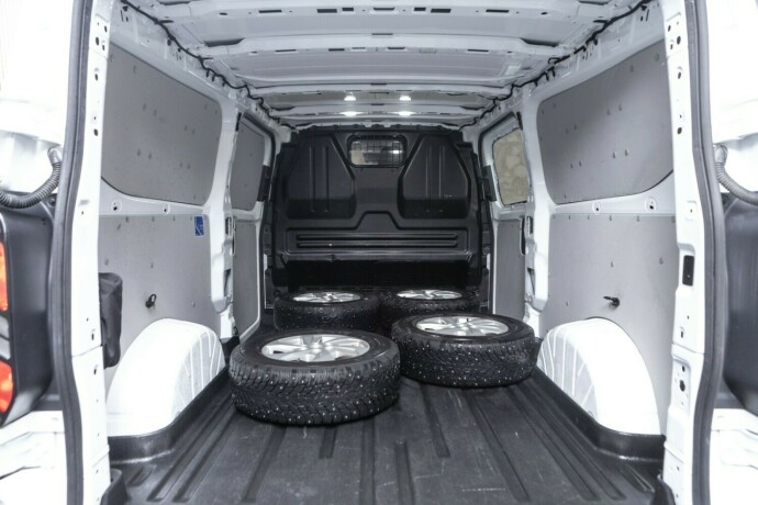 ford-transit-custom-diesel-2024-big-26