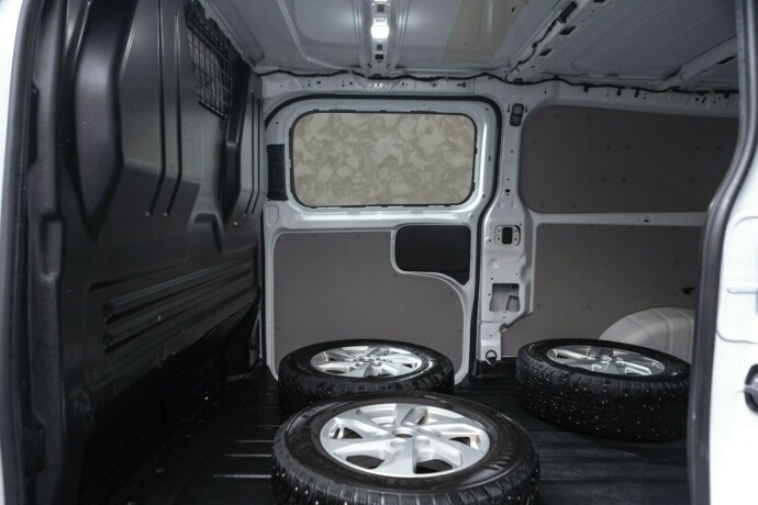ford-transit-custom-diesel-2024-big-23