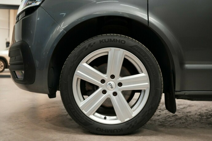 volkswagen-transporter-diesel-2020-big-26