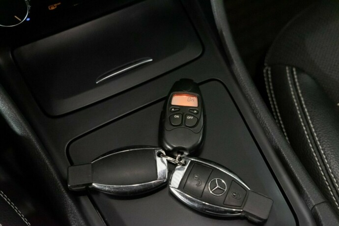 mercedes-benz-a180-bensin-2014-big-10