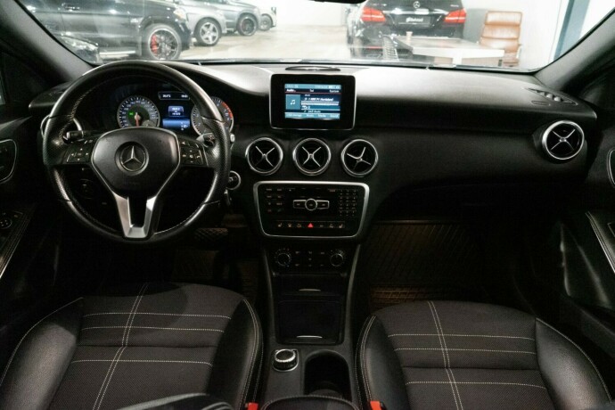 mercedes-benz-a180-bensin-2014-big-8