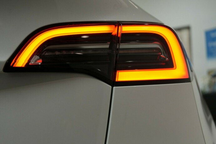 tesla-model-y-elektrisitet-2021-big-9