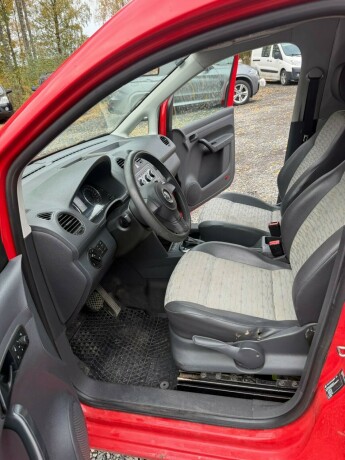 volkswagen-caddy-diesel-2012-big-11
