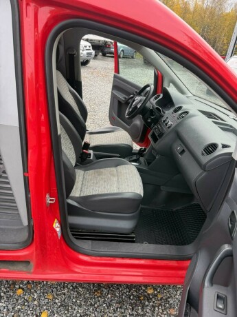 volkswagen-caddy-diesel-2012-big-10