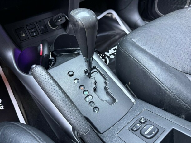 toyota-rav4-bensin-2006-big-17