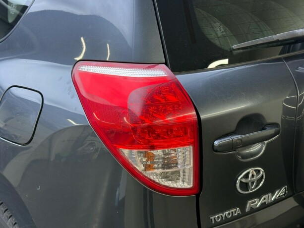 toyota-rav4-bensin-2006-big-6