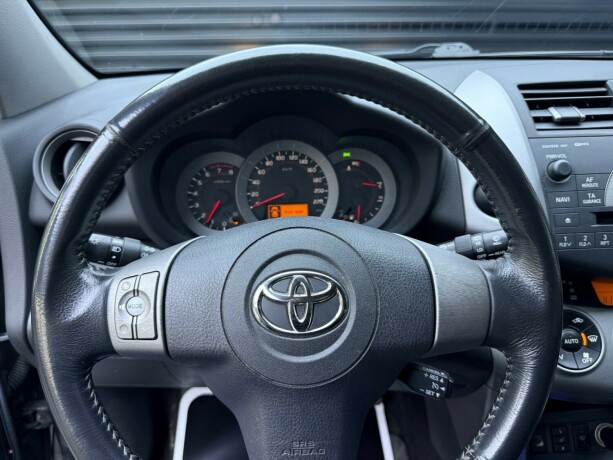 toyota-rav4-bensin-2006-big-12