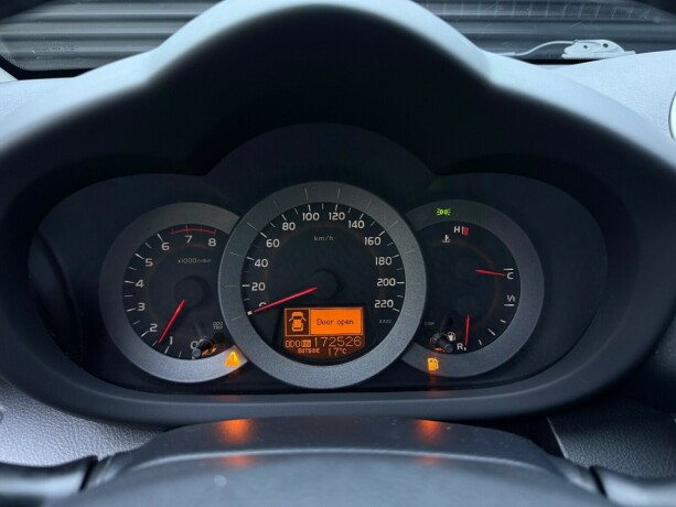 toyota-rav4-bensin-2006-big-14