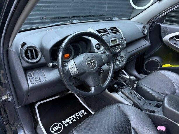 toyota-rav4-bensin-2006-big-9