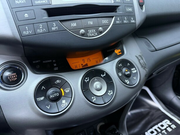 toyota-rav4-bensin-2006-big-16