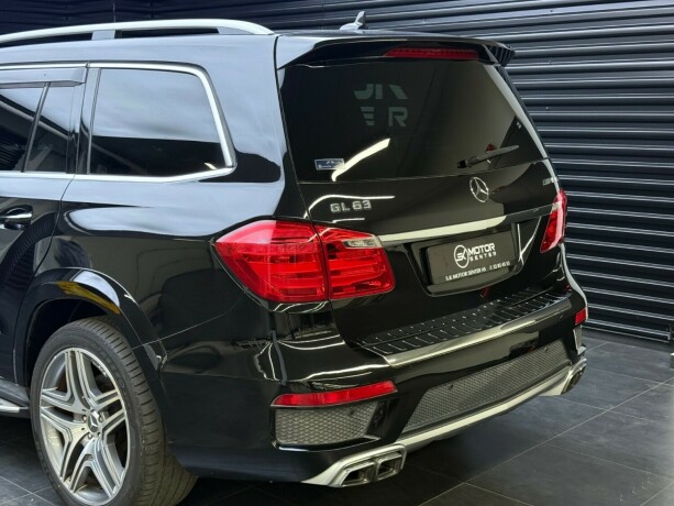 mercedes-benz-gl63-bensin-2014-big-4