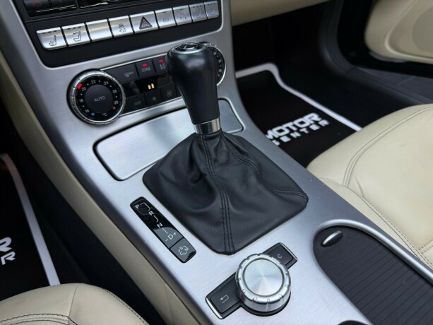 mercedes-benz-slk55-bensin-2013-big-27