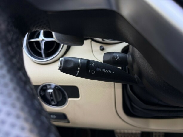 mercedes-benz-slk55-bensin-2013-big-17