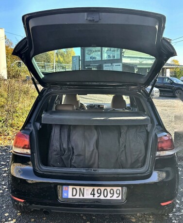 volkswagen-golf-vi-diesel-2011-big-2