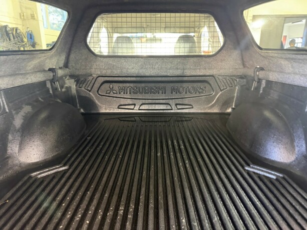 mitsubishi-l200-diesel-2007-big-23