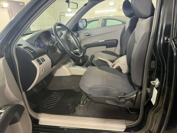 mitsubishi-l200-diesel-2007-big-20