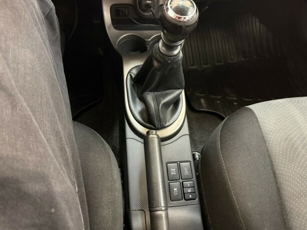toyota-urban-cruiser-diesel-2011-big-23