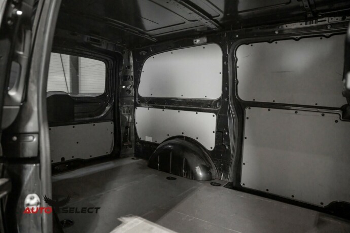 mercedes-benz-vito-diesel-2021-big-13