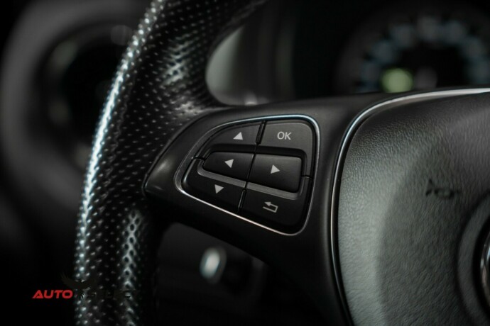 mercedes-benz-vito-diesel-2021-big-23