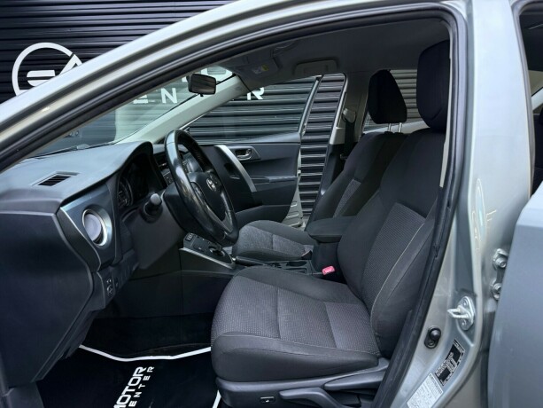 toyota-auris-elektrisitetbensin-2013-big-26
