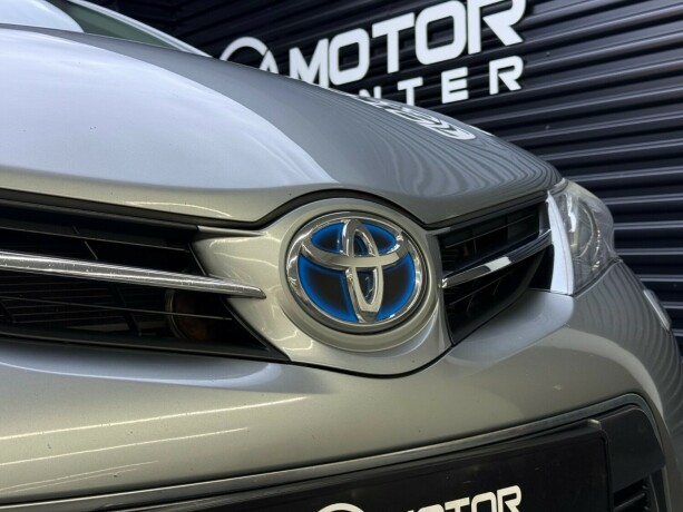 toyota-auris-elektrisitetbensin-2013-big-4