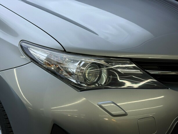 toyota-auris-elektrisitetbensin-2013-big-3
