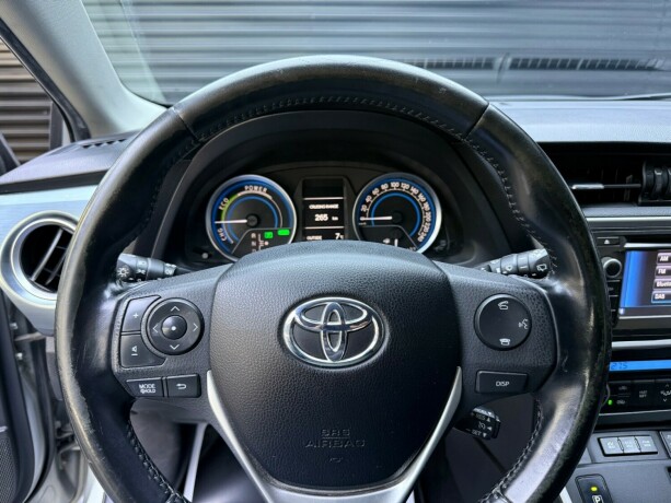 toyota-auris-elektrisitetbensin-2013-big-13
