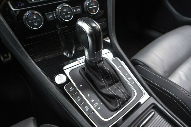 volkswagen-golf-vii-bensin-2016-big-24