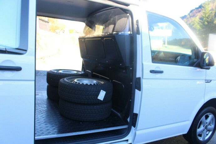 volkswagen-transporter-diesel-2017-big-9