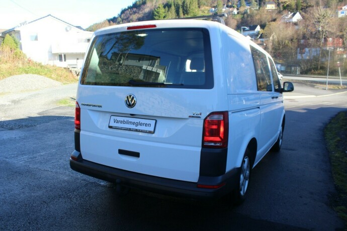 volkswagen-transporter-diesel-2017-big-5