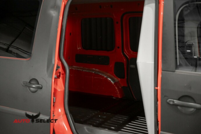 volkswagen-caddy-diesel-2011-big-13