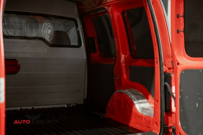 volkswagen-caddy-diesel-2011-big-11