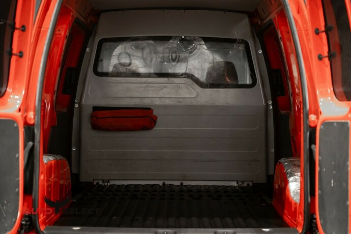volkswagen-caddy-diesel-2011-big-10