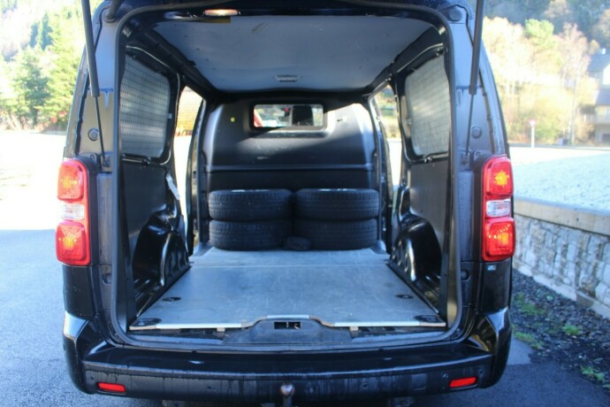 toyota-proace-diesel-2021-big-6