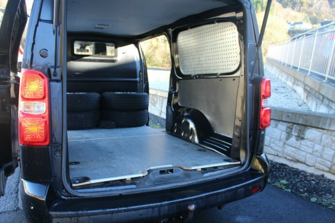 toyota-proace-diesel-2021-big-8