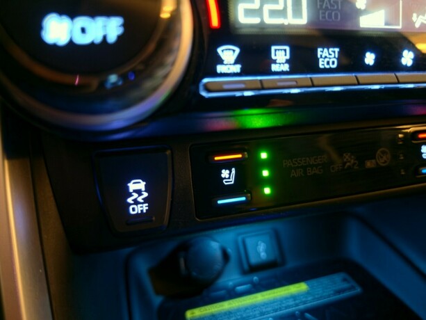 toyota-rav4-plug-in-hybrid-plug-in-petrol-2021-big-31