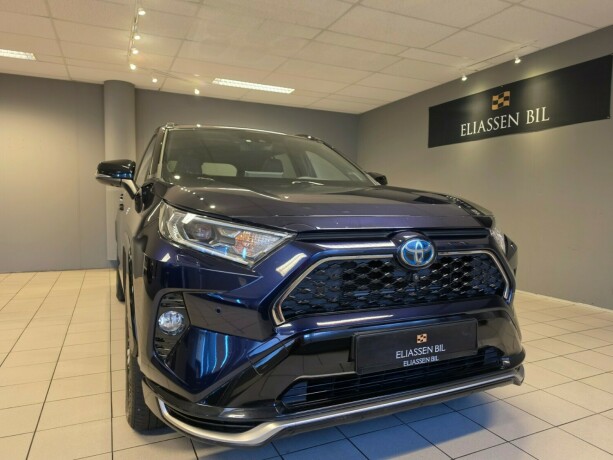 toyota-rav4-plug-in-hybrid-plug-in-petrol-2021-big-8