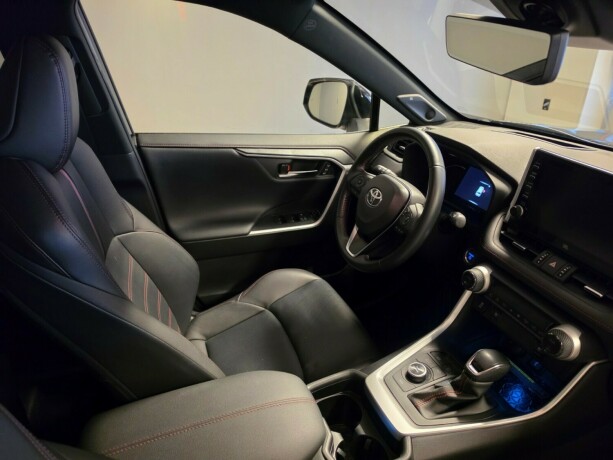 toyota-rav4-plug-in-hybrid-plug-in-petrol-2021-big-13