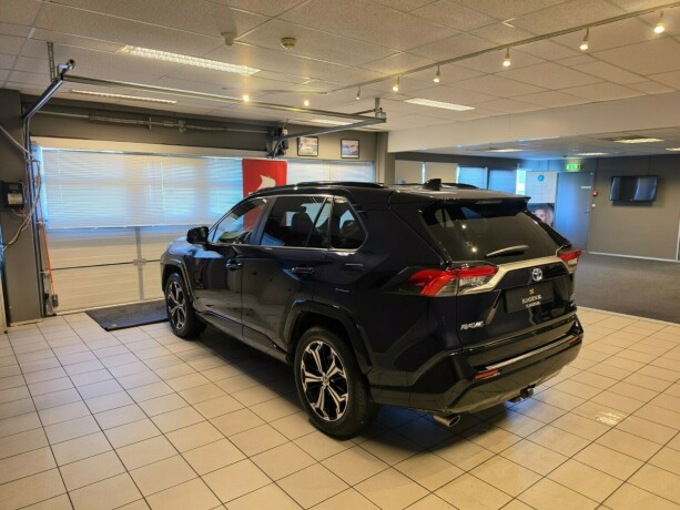 toyota-rav4-plug-in-hybrid-plug-in-petrol-2021-big-6